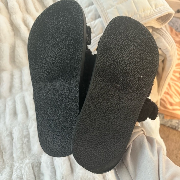 Shop Talulah Chani Teddy Velcro Slides - Picture 2 of 5